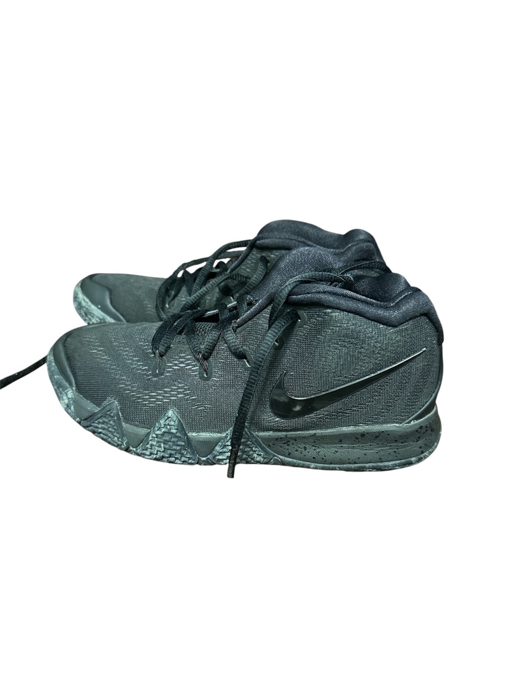 Nike Kids' kyrie Irving Black Basketball Sneakers size 2Y